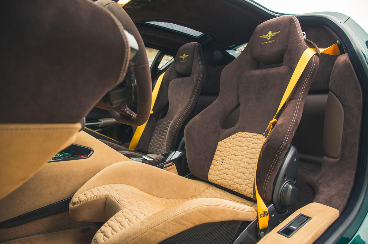 88 Touring Arese RH 95 2021 drive cabin