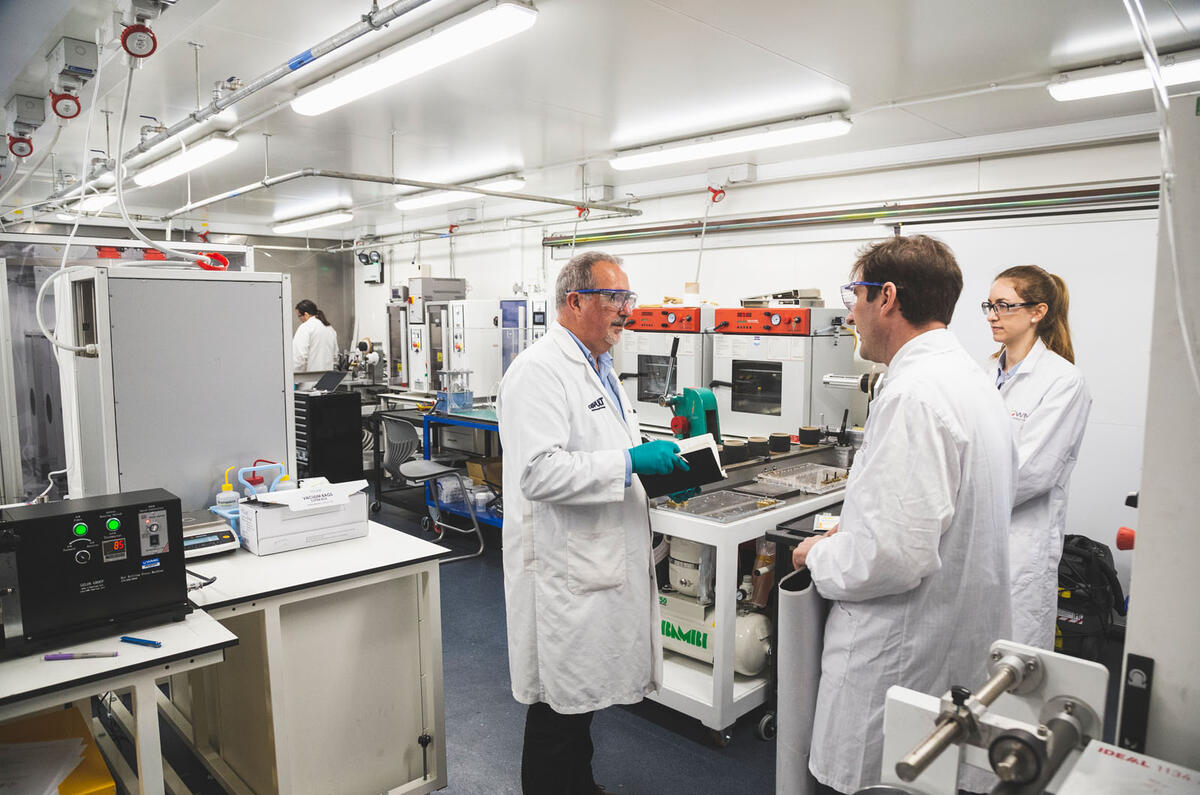 We built a Lithium-ion battery - laboratory