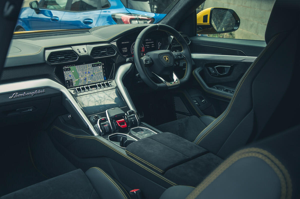 88 LUC Ford Puma ST Lamborghini Urus 2021 0097 88 LUC Ford Puma ST Lamborghini Urus 2021 0097
