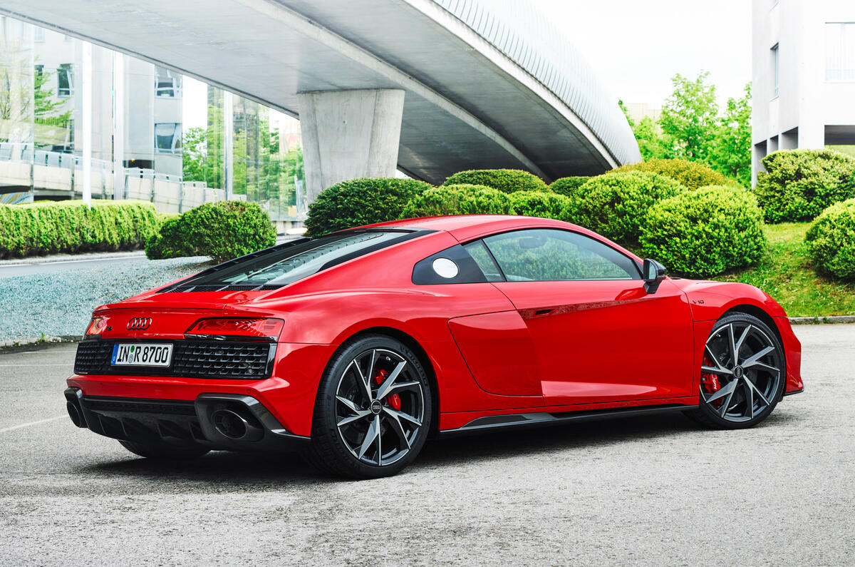 89 Audi R8 Performance RWD 2021 official images coupe static rear