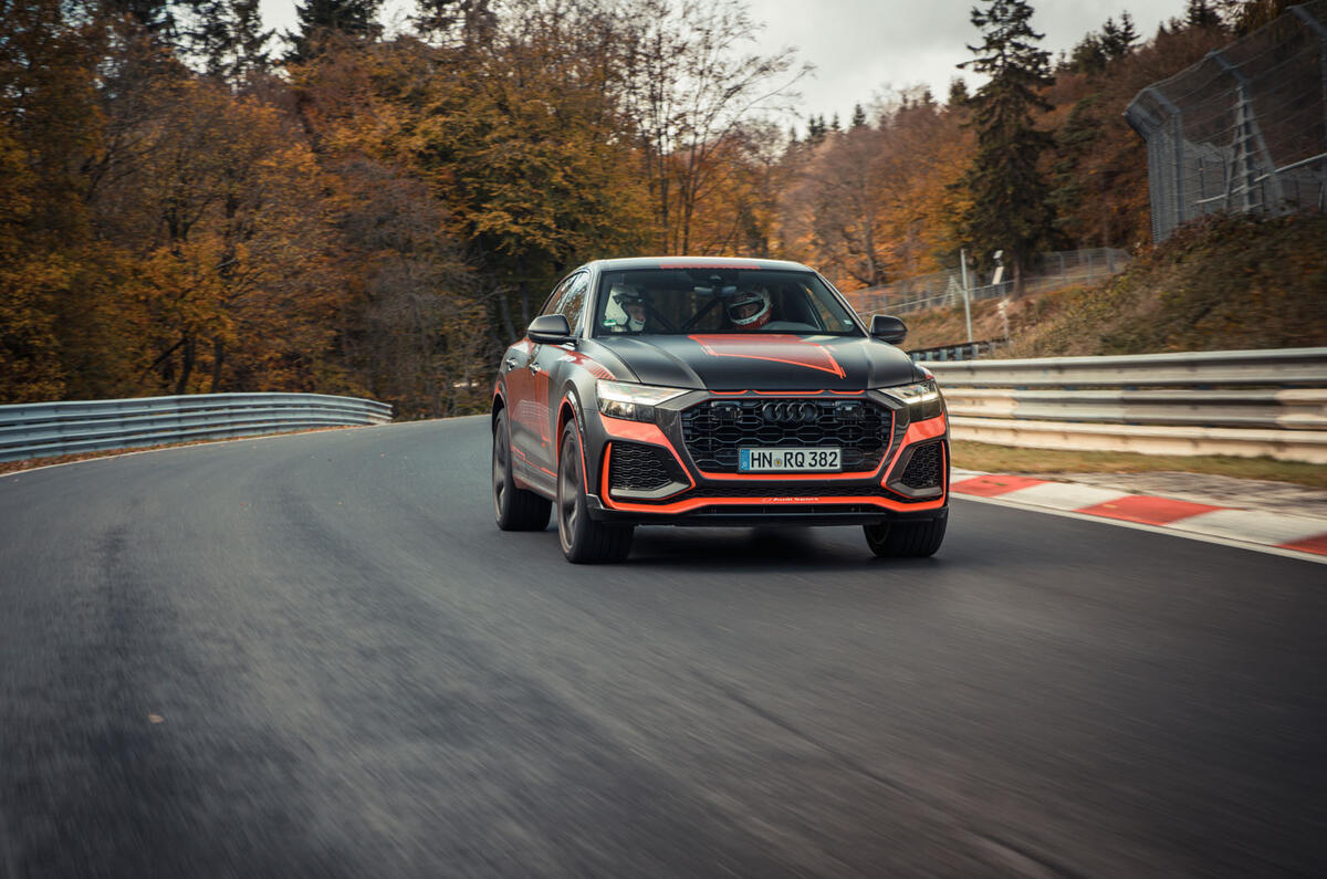 Audi RS Q8 2020 camo ride - track