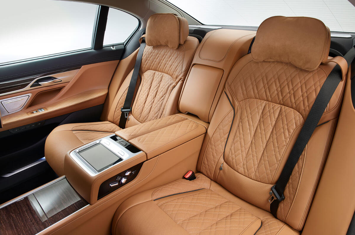 2019 BMW 7 Series official reveal - rear seats