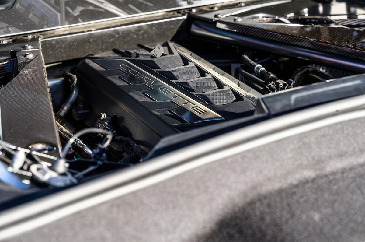 Corvette C8 vs Porsche 911 UK - Corvette engine Corvette C8 vs Porsche 911 UK - Corvette engine