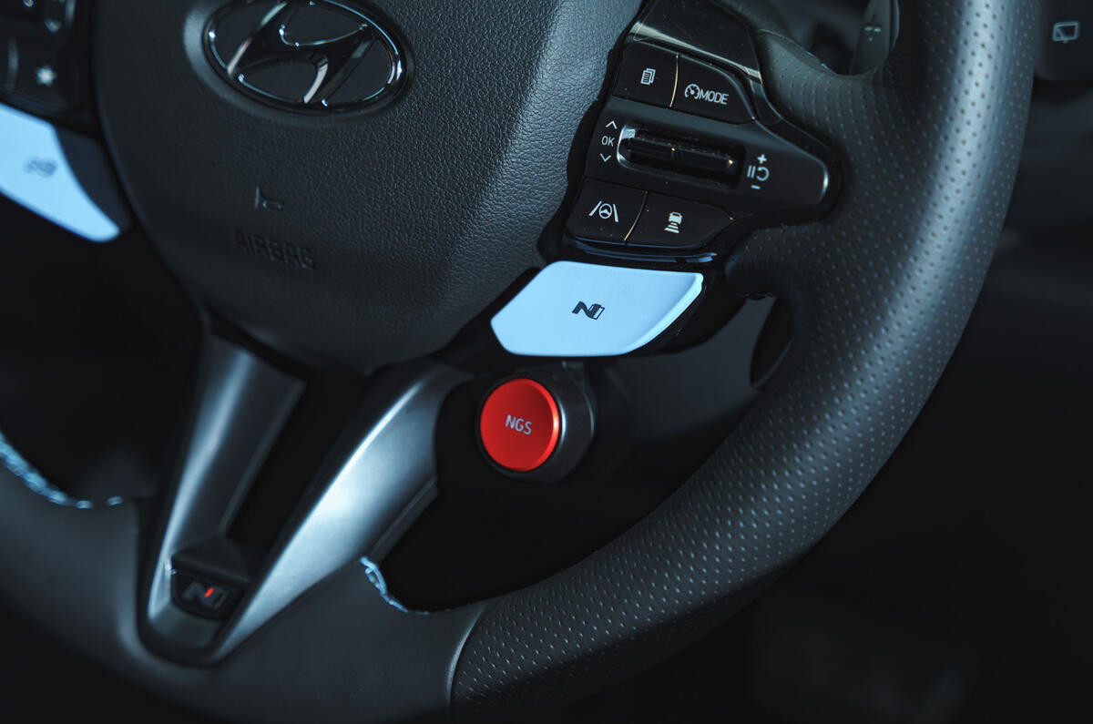 89 Cupra Formentor vs Hyundai Kona N 2022 Kona steering wheel 89 Cupra Formentor vs Hyundai Kona N 2022 Kona steering wheel