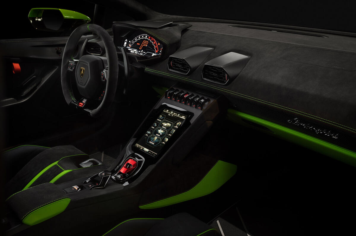 89 Lamborghini Huracan Technica 2022 official reveal studio dashboard