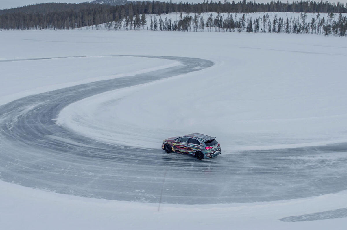 Mercedes-AMG A45 2019 prototype ride - ice circuit