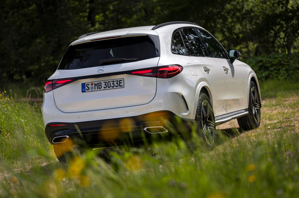 89 mercedes benz glc rear cornering