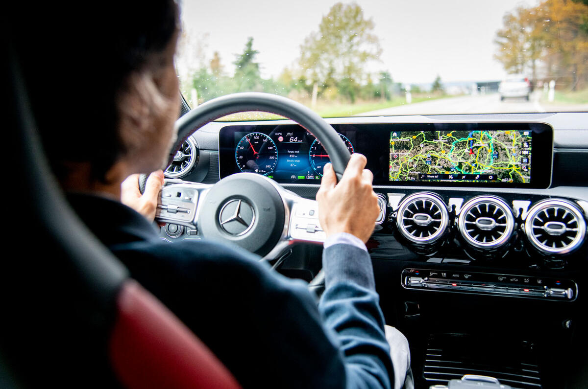 Mercedes-Benz GLA prototype ride 2019 - interior