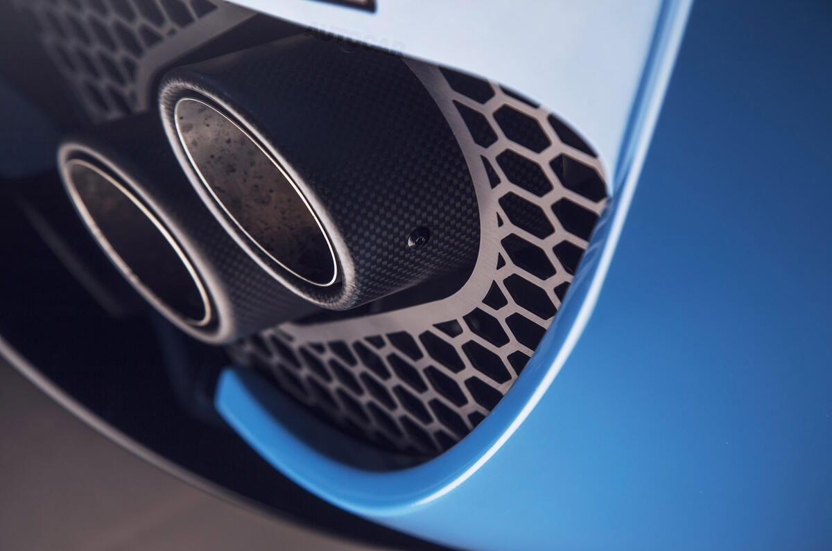 89 Noble M500 reveal 2022 exhausts 89 Noble M500 reveal 2022 exhausts