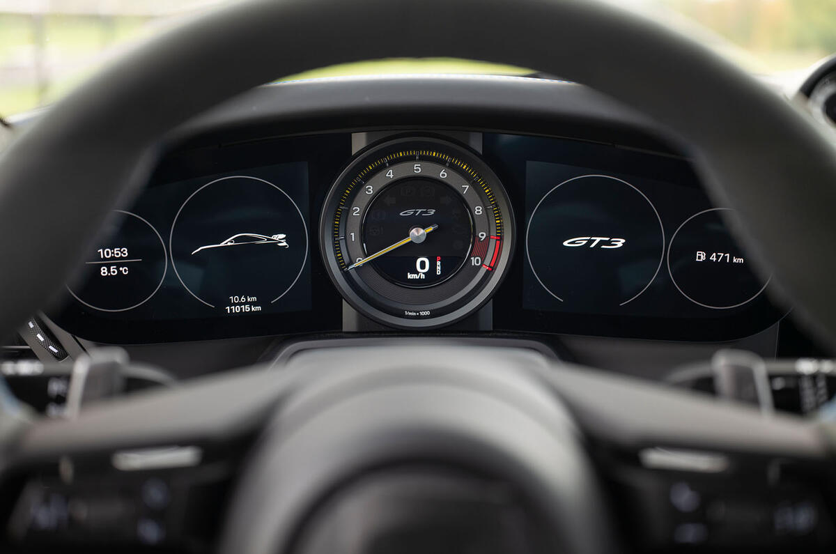 Porsche 911 GT3 2021 passenger ride - dials Porsche 911 GT3 2021 passenger ride - dials