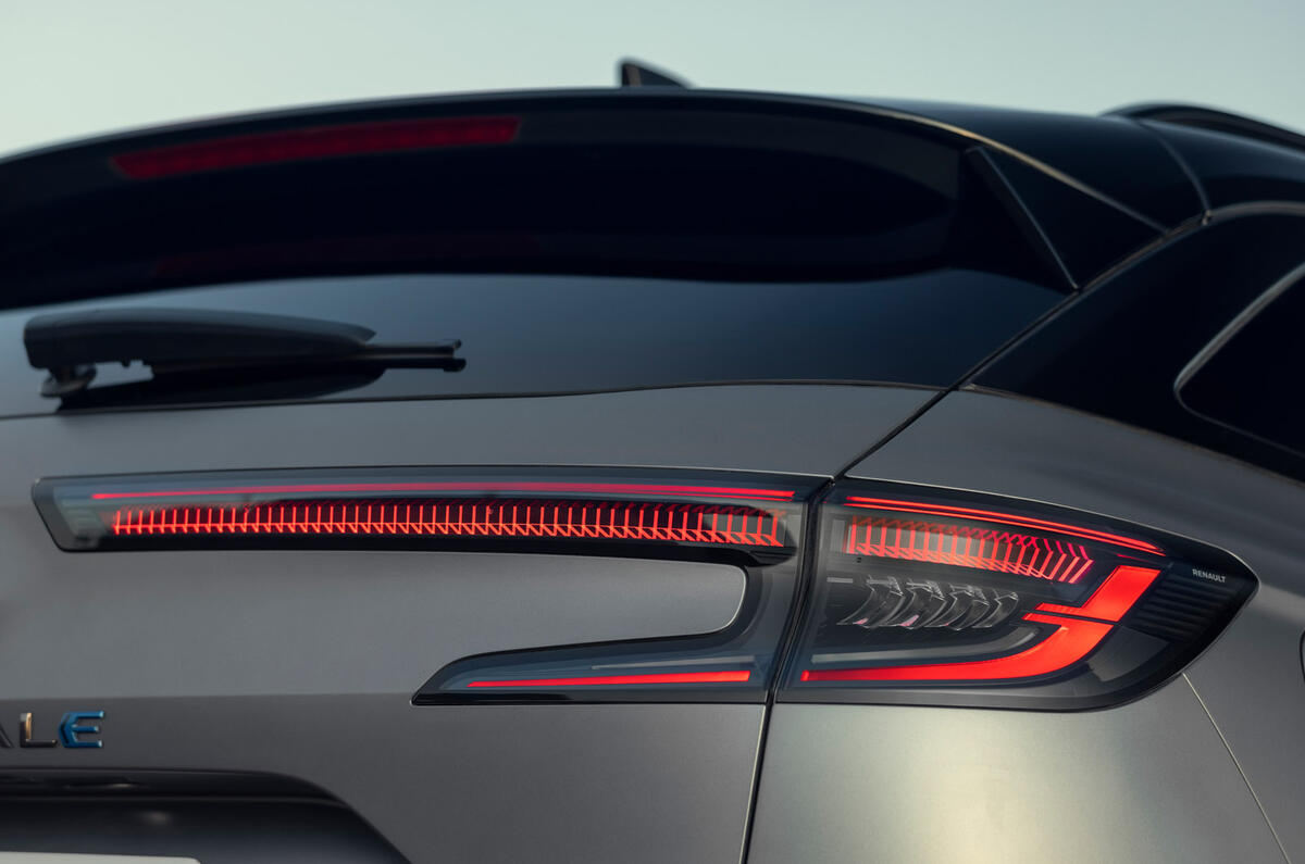 89 Renault Austral 2022 official reveal rear lights 89 Renault Austral 2022 official reveal rear lights