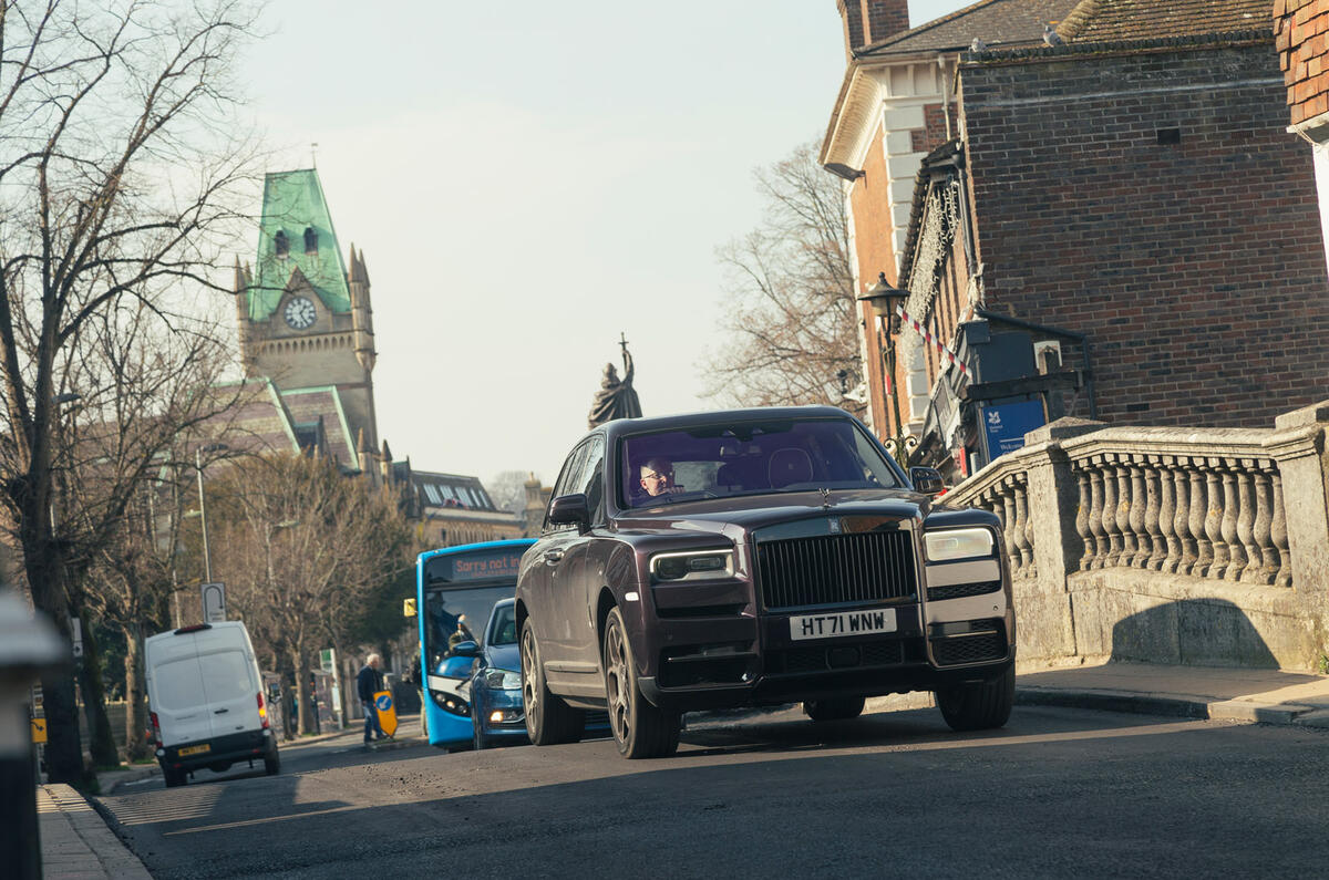 89 rolls royce cullinan black badge front 89 rolls royce cullinan black badge front