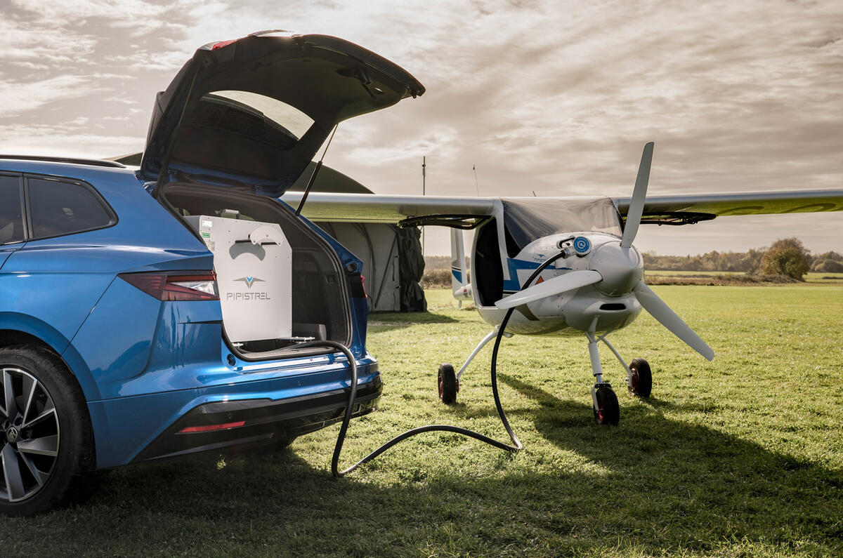 89 Skoda Enyaq vs electric plane 2022 enyaq charging plane 89 Skoda Enyaq vs electric plane 2022 enyaq charging plane