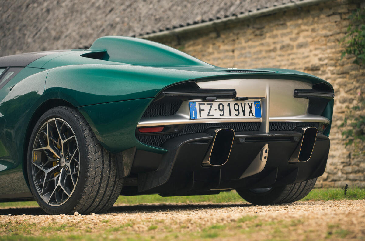 89 Touring Arese RH 95 2021 drive exhausts