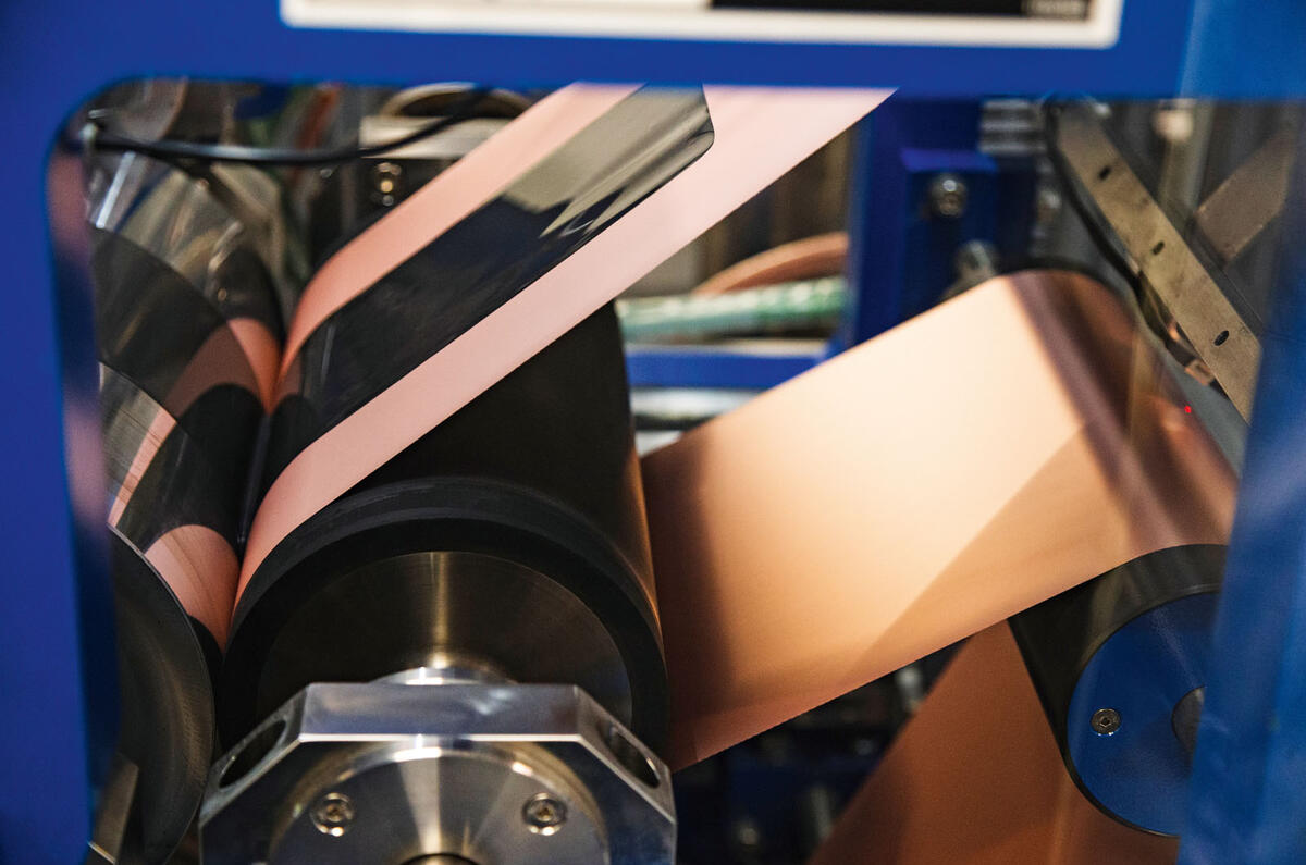 We built a Lithium-ion battery - rollers