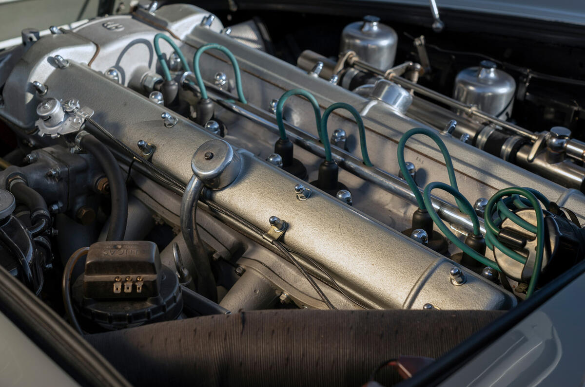 Aston Martin DB5 - engine Aston Martin DB5 - engine