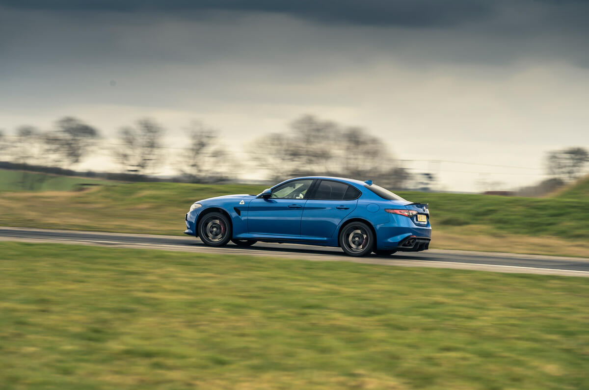 8 BMW M3 group 2021 8074