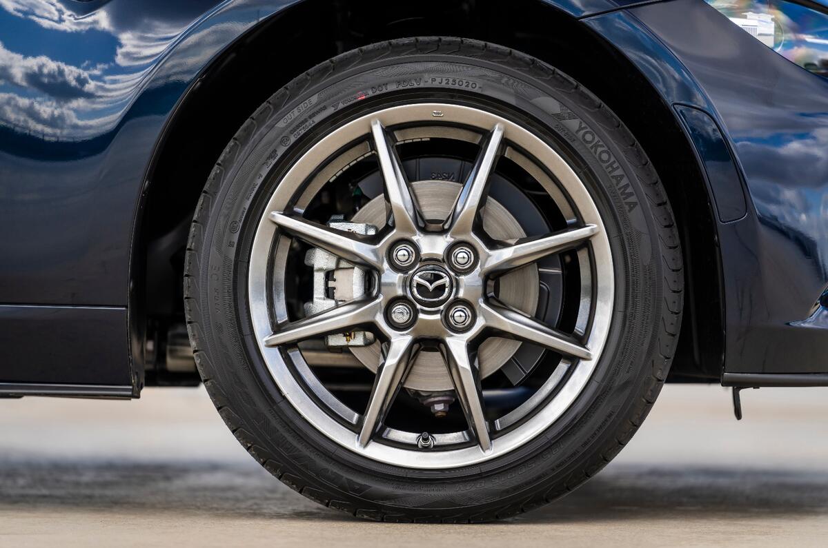 8 Mazda MX 5 Venture