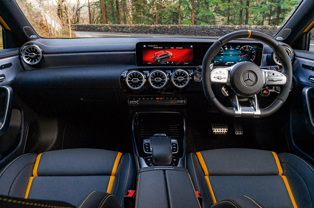Mercedes-AMG A45 S 2019 - interior