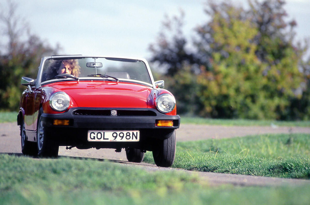 MG Midget - tracking front MG Midget - tracking front
