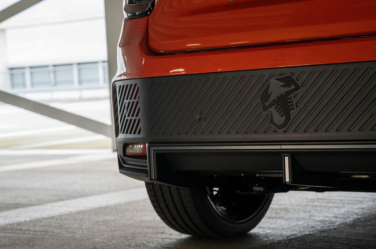 Abarth 600e Competizione