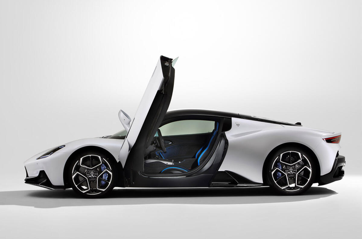 Maserati MC20 - side