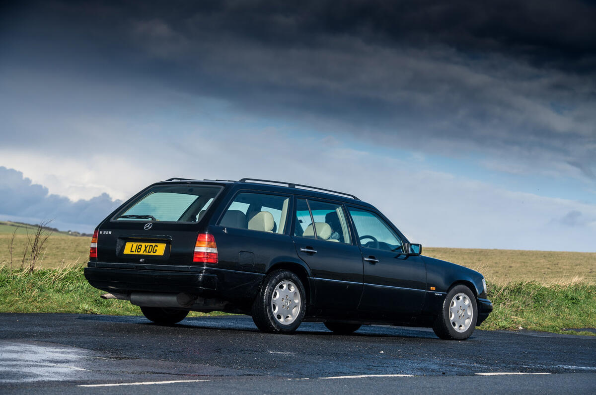 Mercedes-Benz W124 - static rear Mercedes-Benz W124 - static rear