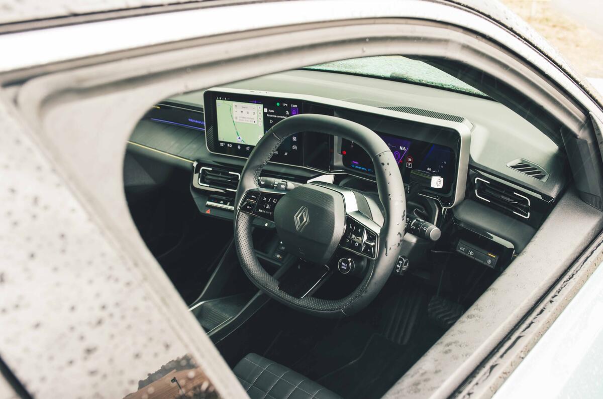 9 R4 interior 9 R4 interior