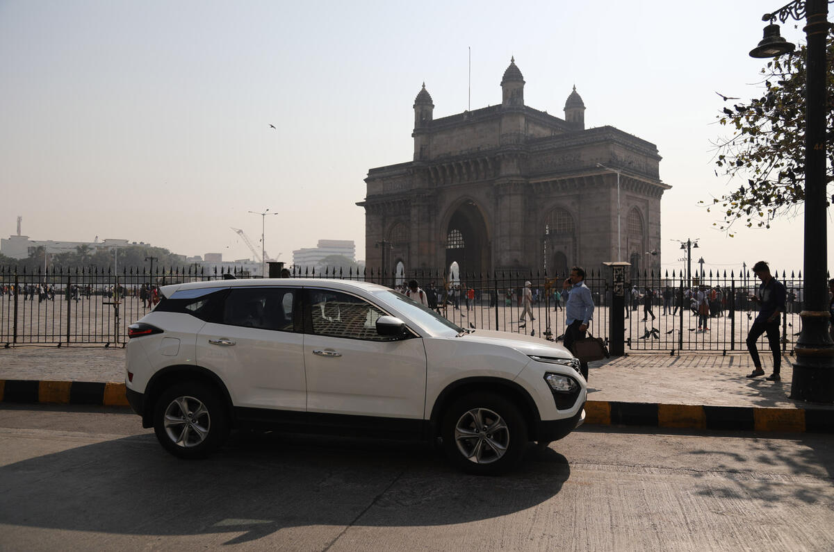 Tata Harrier 2019 - hero side Tata Harrier 2019 - hero side