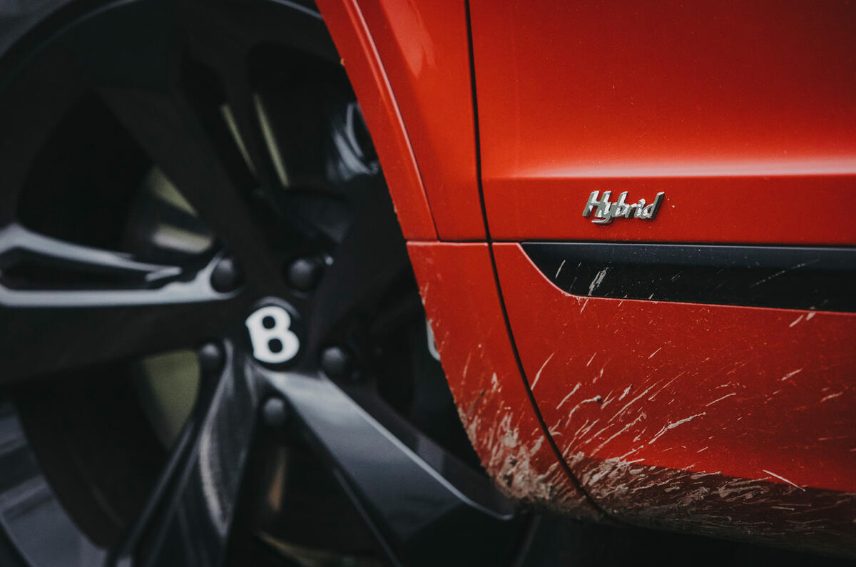 90 500 miles in Bentayga feature alloy wheels 90 500 miles in Bentayga feature alloy wheels