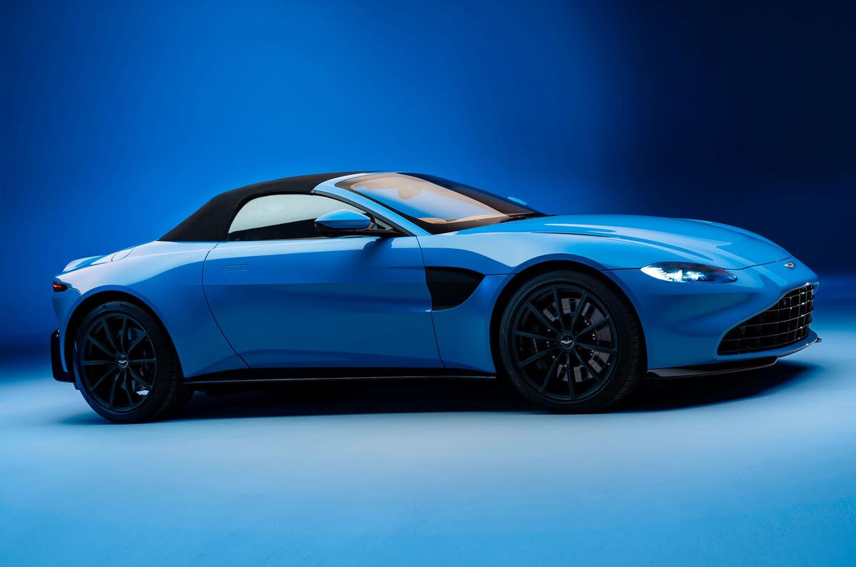 Aston Martin Vantage Roadster 2020 - official press images - roof up Aston Martin Vantage Roadster 2020 - official press images - roof up