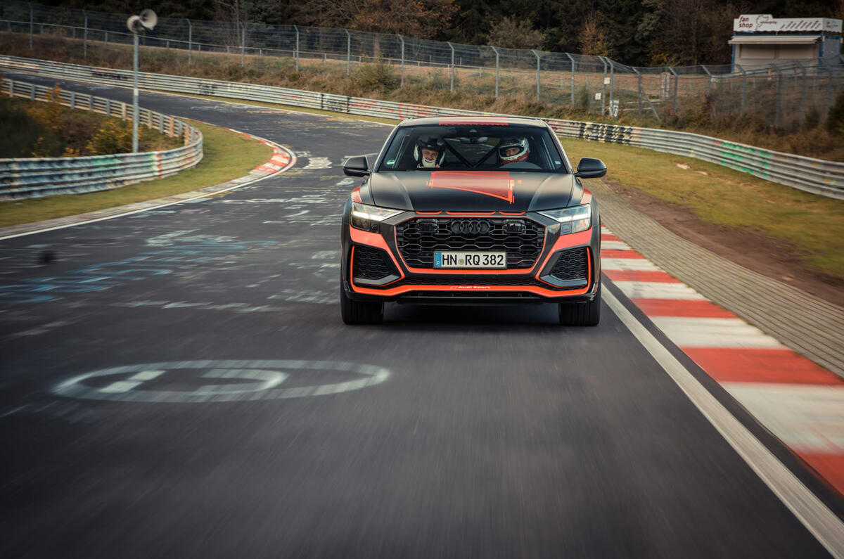 Audi RS Q8 2020 camo ride - track nose