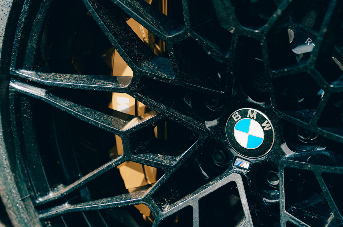 90 BMW M3 vs Audi RS3 saloon 2021 M3 alloys