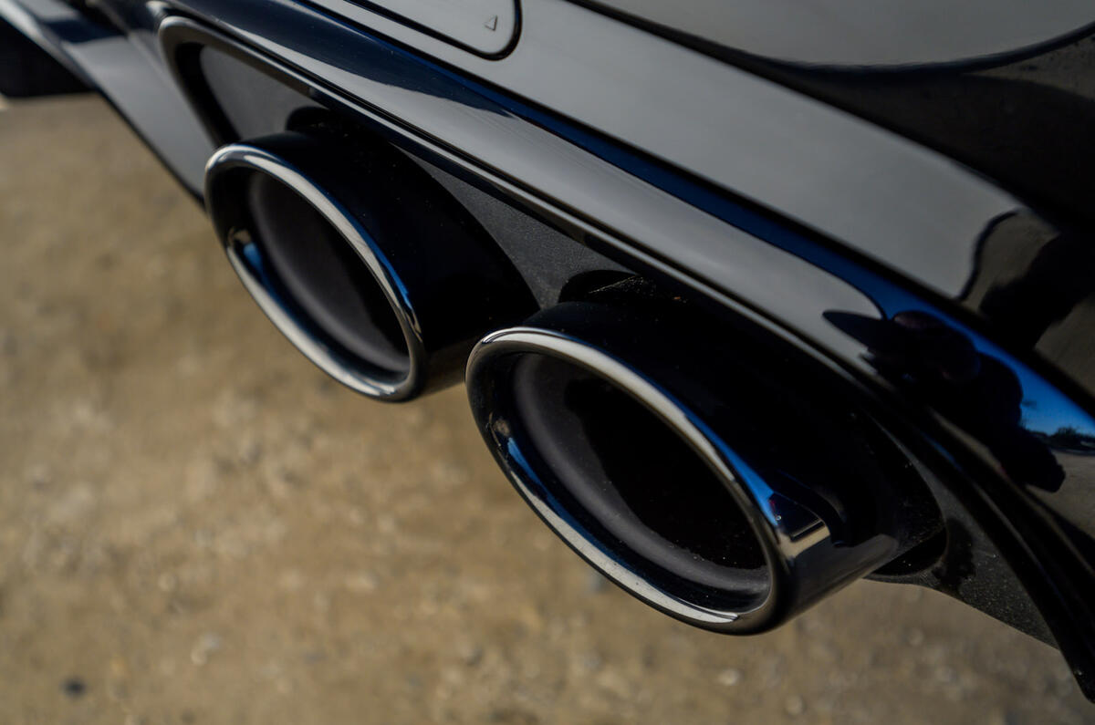 90 bmw m550i vs mercedes amg e53 2021 twin test Merc exhaust 90 bmw m550i vs mercedes amg e53 2021 twin test Merc exhaust