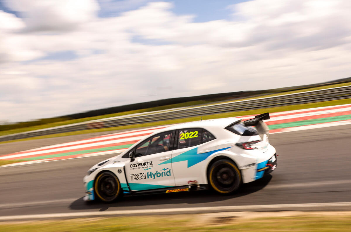 90 BTCC hybrid racer debut feature on track side 90 BTCC hybrid racer debut feature on track side