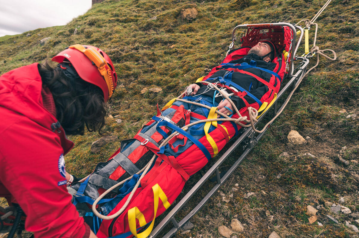 90 central beacons mountain rescue stretcehr 90 central beacons mountain rescue stretcehr