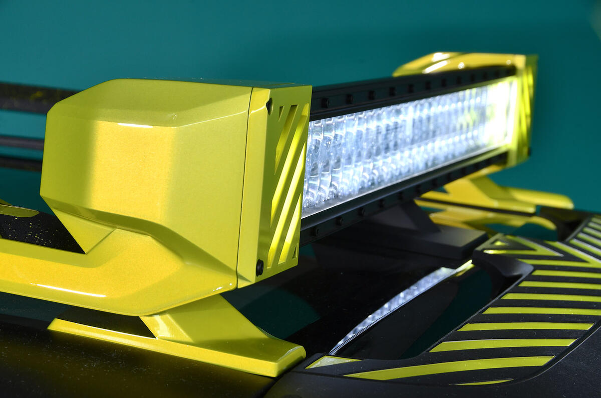 90 Citroen Ami Beach 2022 drive Autocar light bar 90 Citroen Ami Beach 2022 drive Autocar light bar