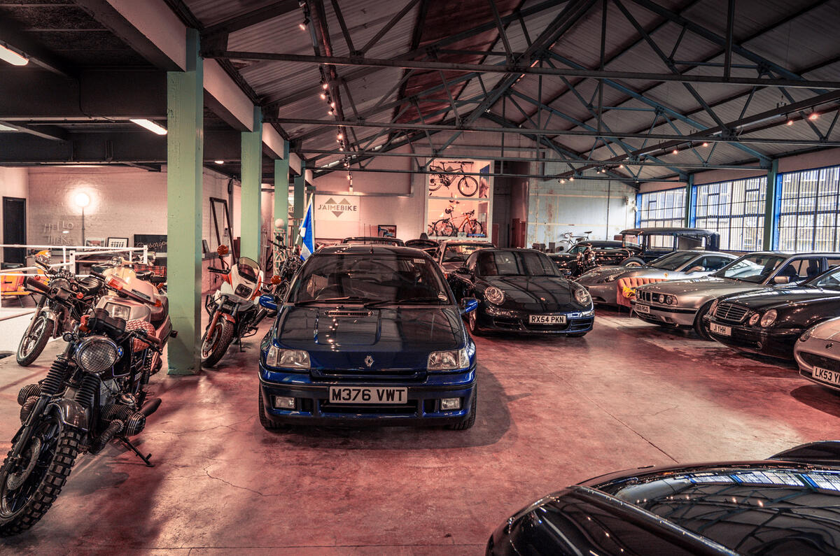 90 Duke of London Autocar visits Renault