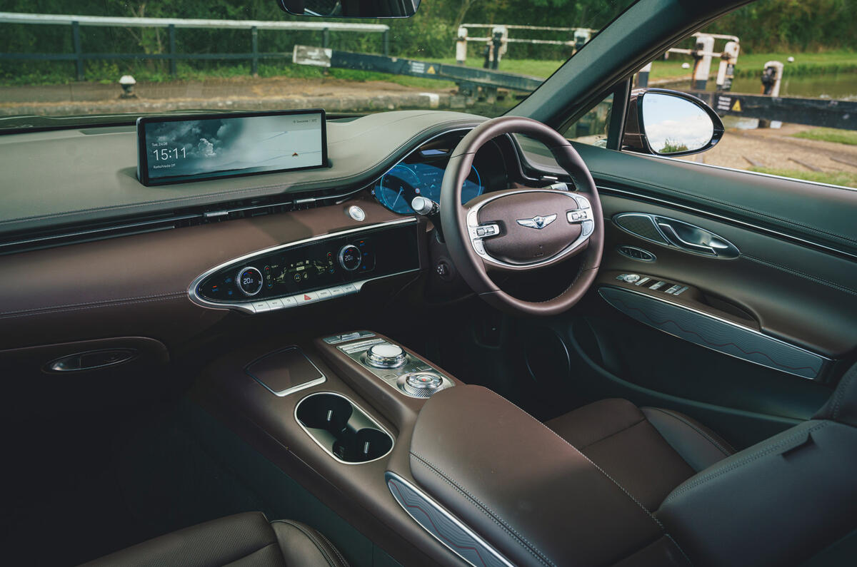 90 Genesis vs Audi twin test 2021 genesis cabin 90 Genesis vs Audi twin test 2021 genesis cabin