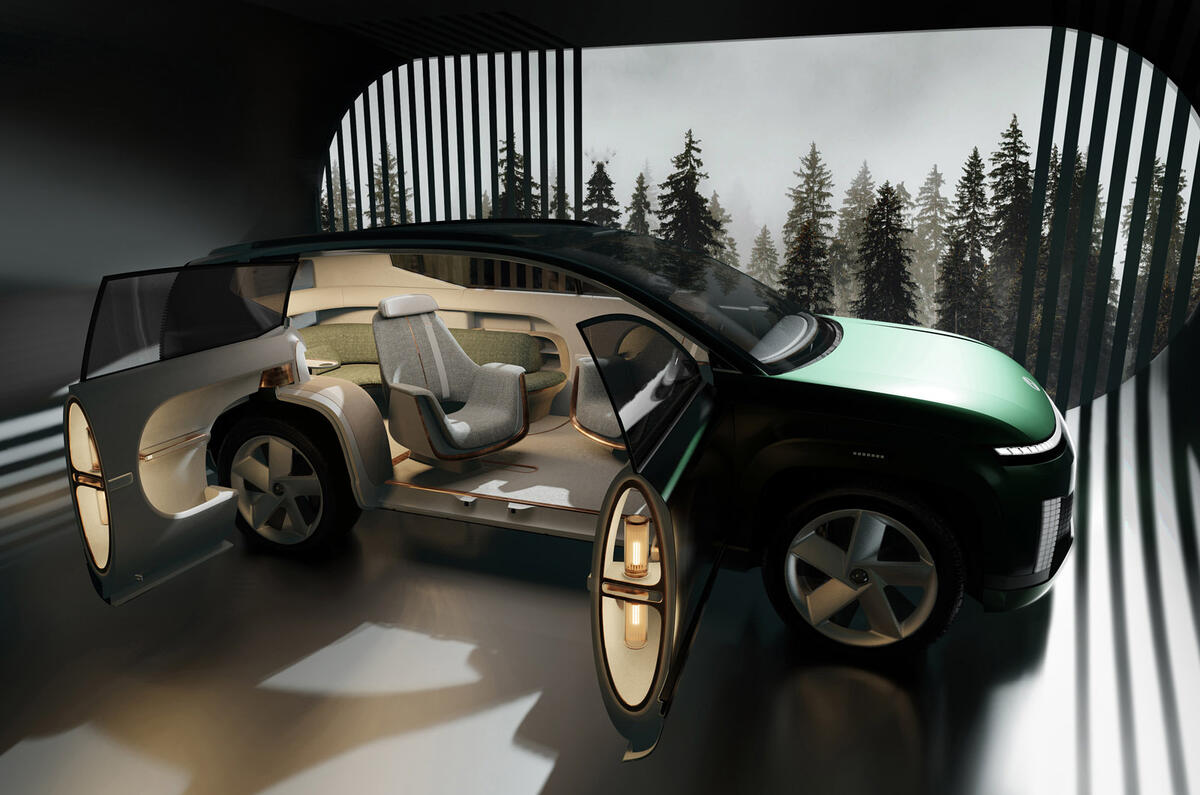 90 Hyundai Ioniq 7 Concept official reveal open doors