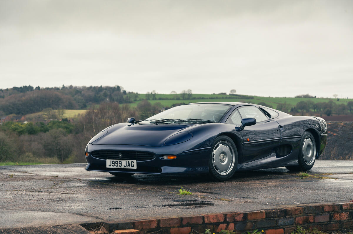 90 jaguar xj220 static front corner 90 jaguar xj220 static front corner
