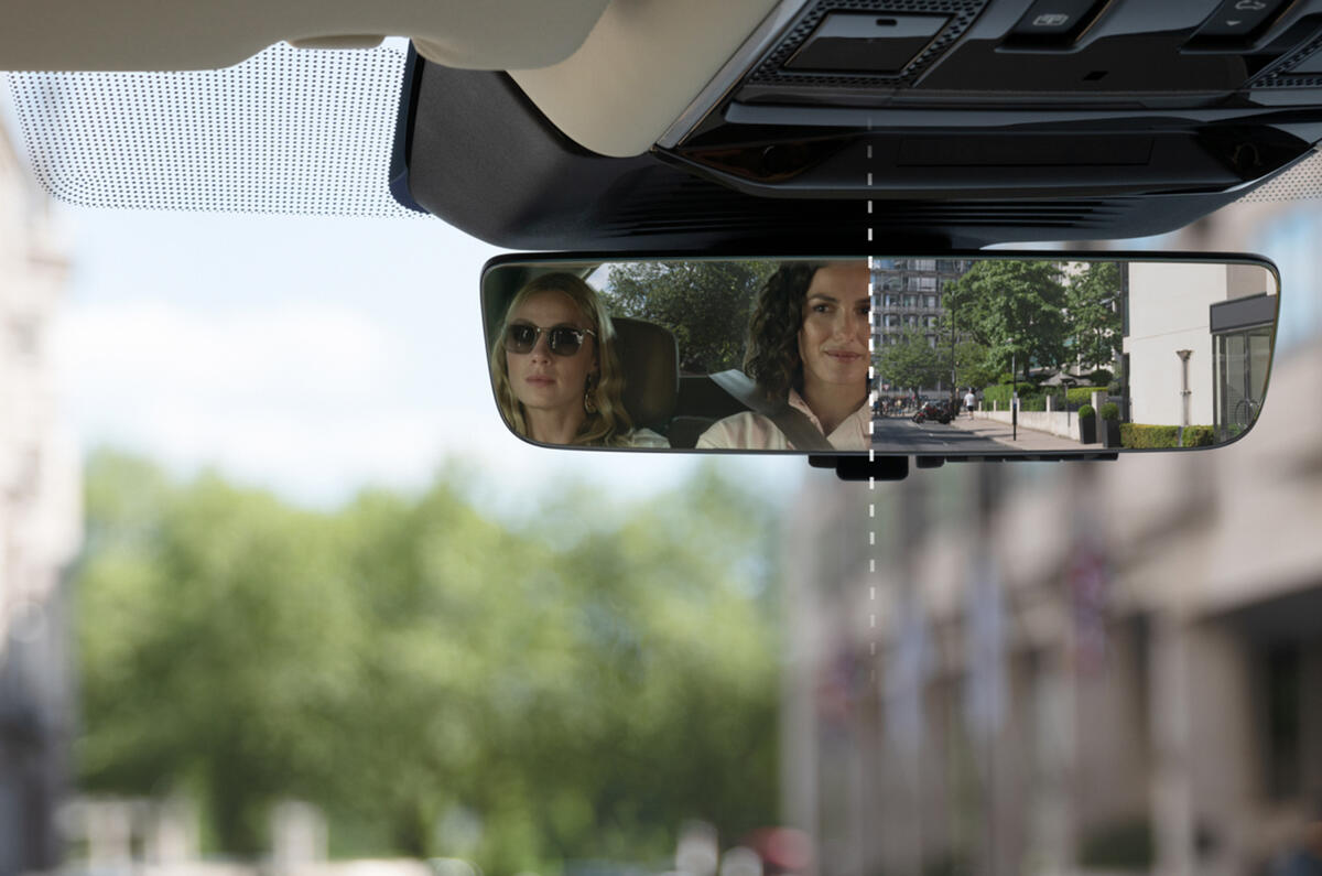 90 Land Rover Range Rover 2021 official reveal images rear view mirror 90 Land Rover Range Rover 2021 official reveal images rear view mirror