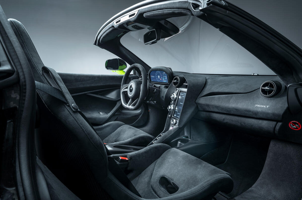 90 McLaren 765LT Spider studio cabin