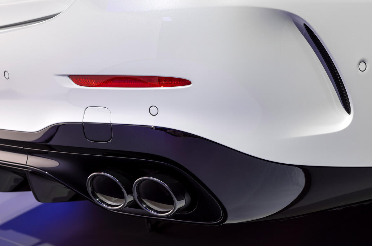 90 Mercedes AMG C43 2022 official reveal studio exhausts