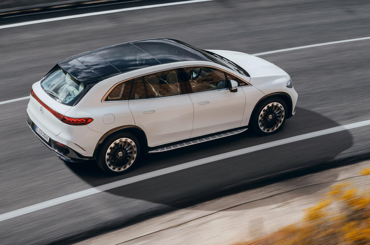 90 mercedes benz eqs suv official reveal images on road aerial 90 mercedes benz eqs suv official reveal images on road aerial