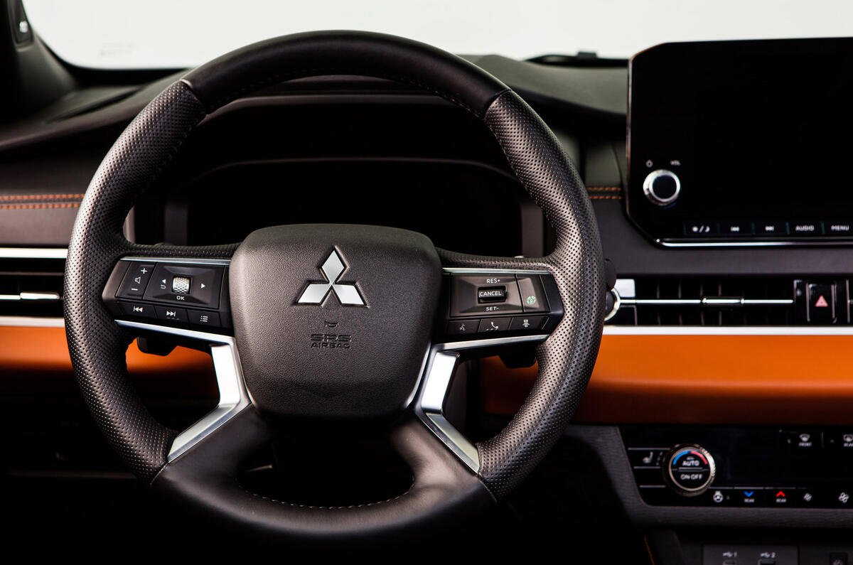 90 Mitsubishi Outlander 2021 official images steering wheel 90 Mitsubishi Outlander 2021 official images steering wheel