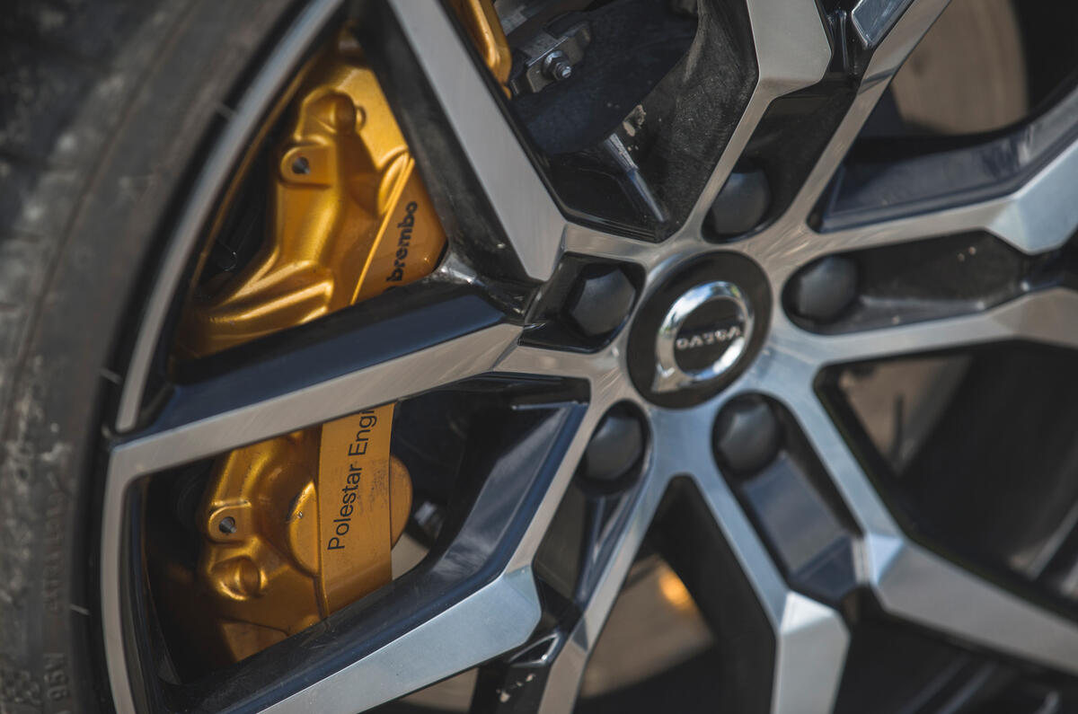 90 PHEV wagons triple test 2021 V60 brakes