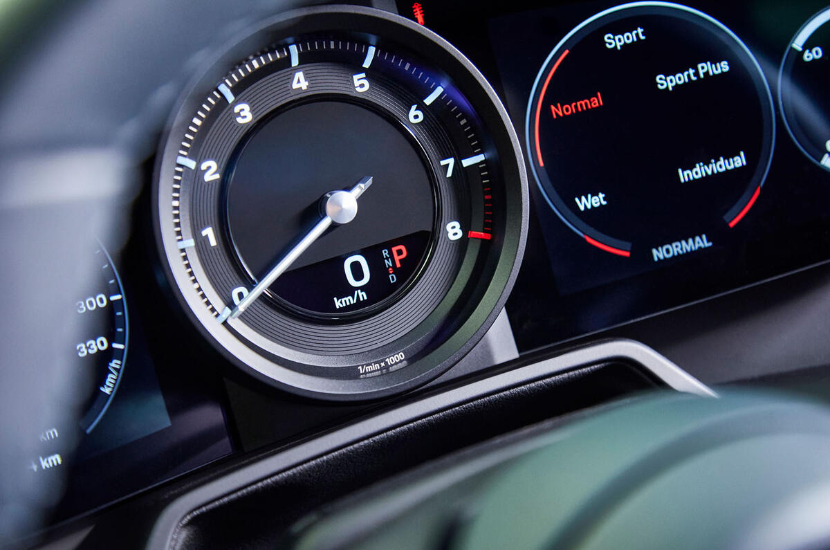 2019 Porsche 911 official reveal - press still speedo