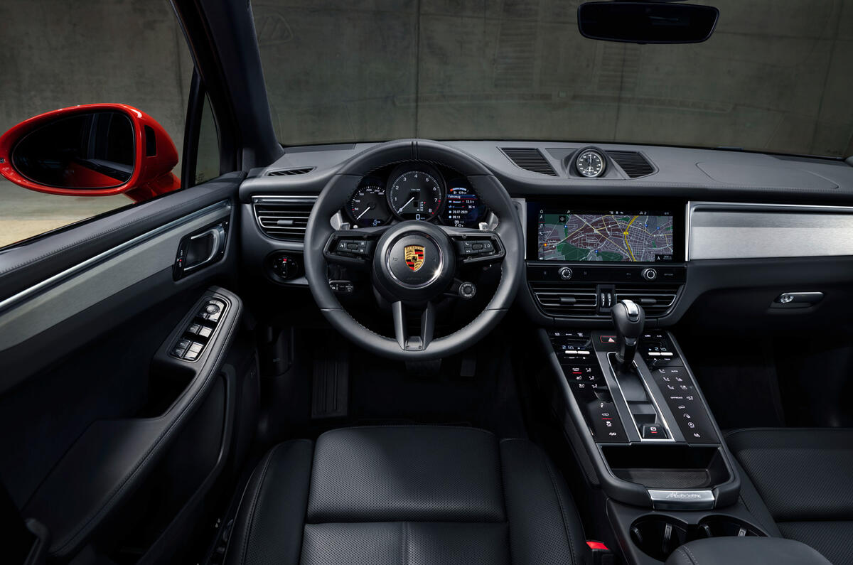 90 Porsche Macan 2021 official images dashboard