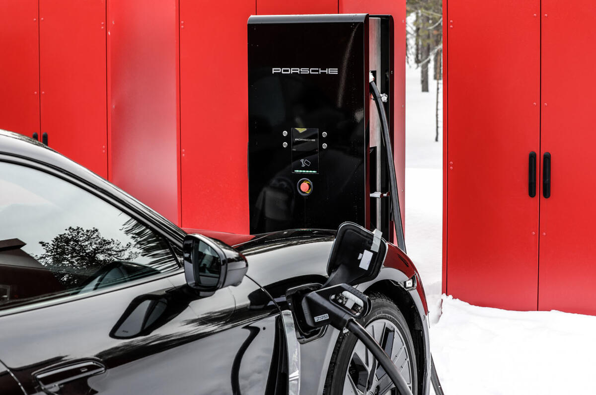 Porsche Taycan prototype ride 2019 - Porsche chargers